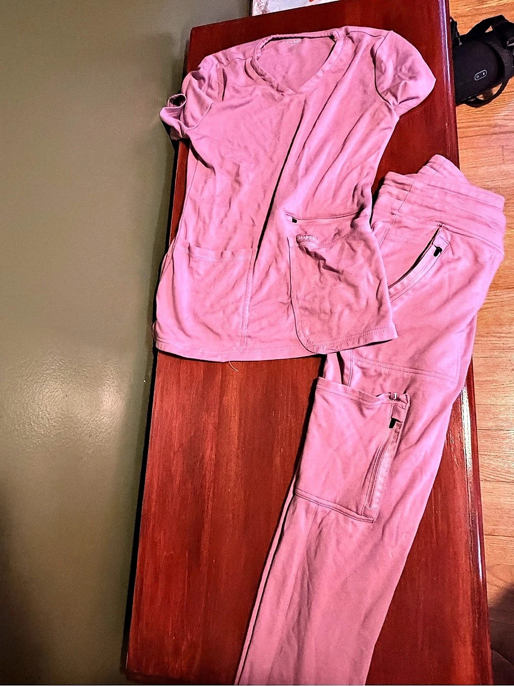 Jaanuu Pink Scrub Top & Jogger Pants Size XS